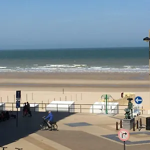 Spacieux Au Coin De La Plage Appartement